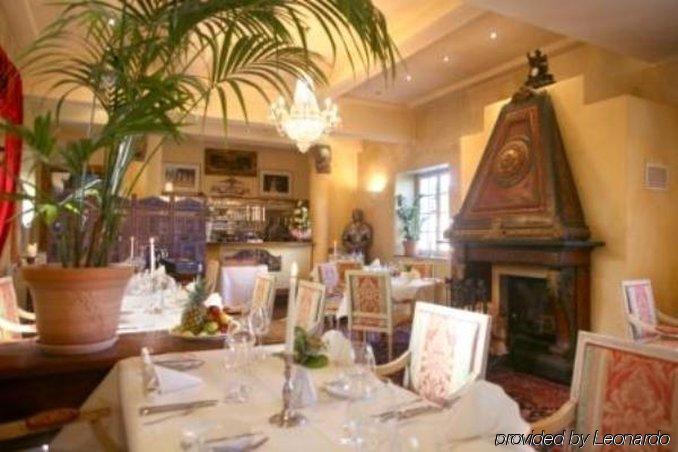Hotel Schloss Edesheim Restoran fotoğraf