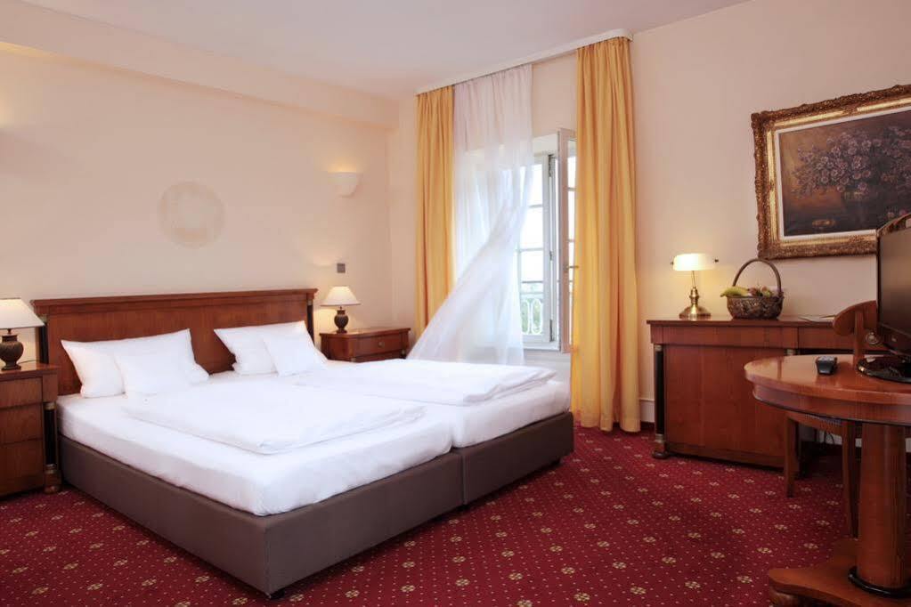 Hotel Schloss Edesheim Dış mekan fotoğraf